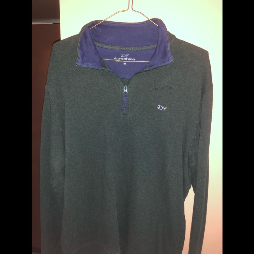Size M Vineyard Vines Zip-up pullover